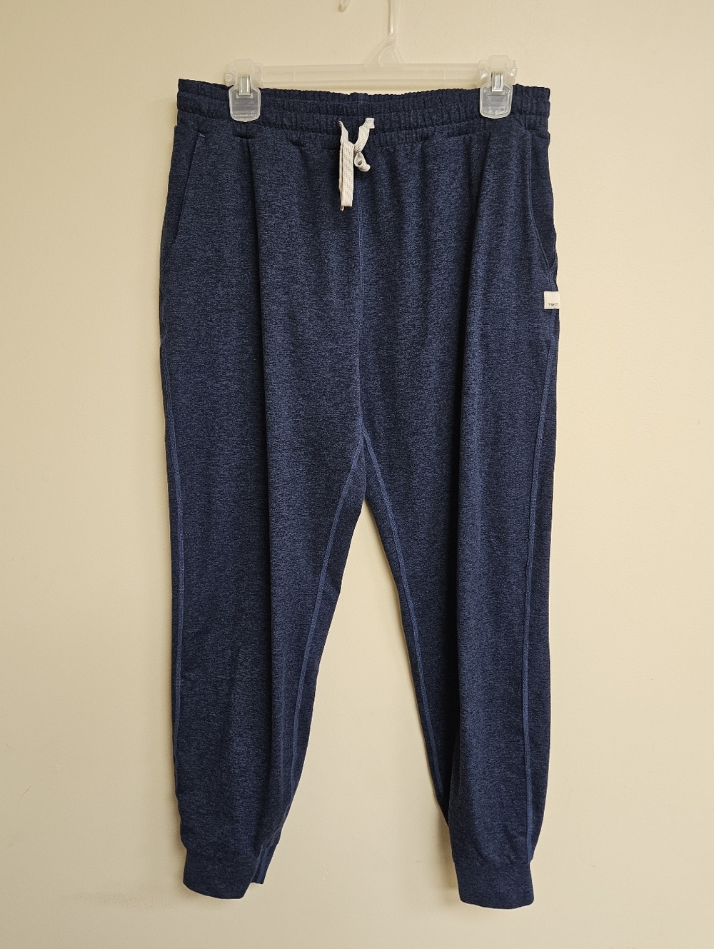 Vuori Large Women's Performance Joggers in Midnight Heather Blue - Picture 5 of 11